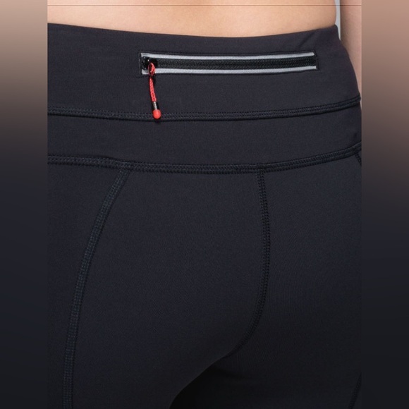 Lululemon Run: Inspire Crop II *Block-It Pocket in Black / Black - Picture 3 of 10